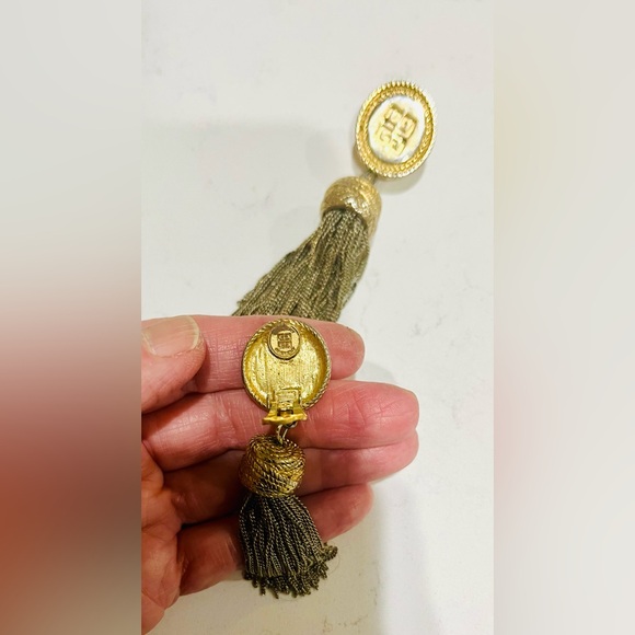 RARE VINTAGE Givenchy Paris Large Tassel Dangle Clip-on Earrings Vintage Jewelry - Picture 4 of 8